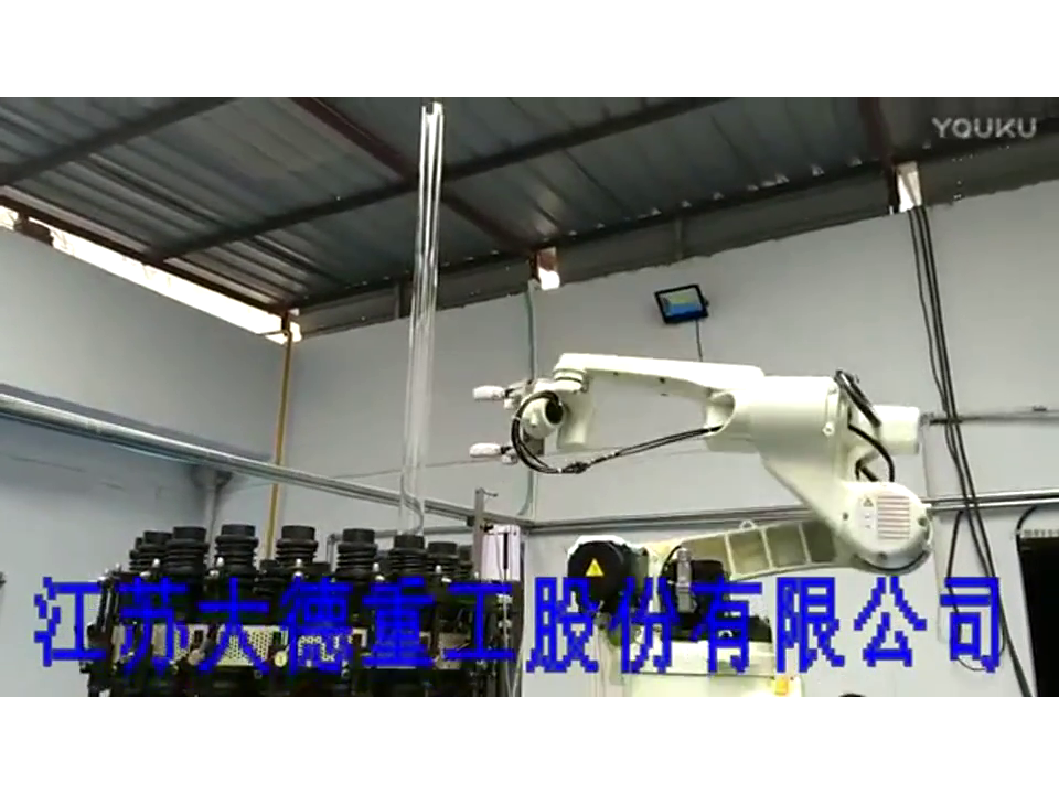 robots in glass production